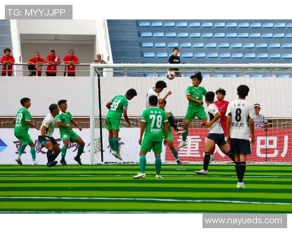 足球明星亲密互动粉丝现场回顾热情瞬间尽显温暖与感动